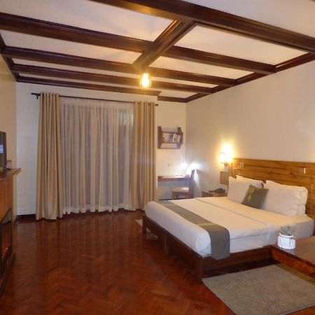 Le Pristine Wellness And Healing Hotel Nyeri Bagian luar foto