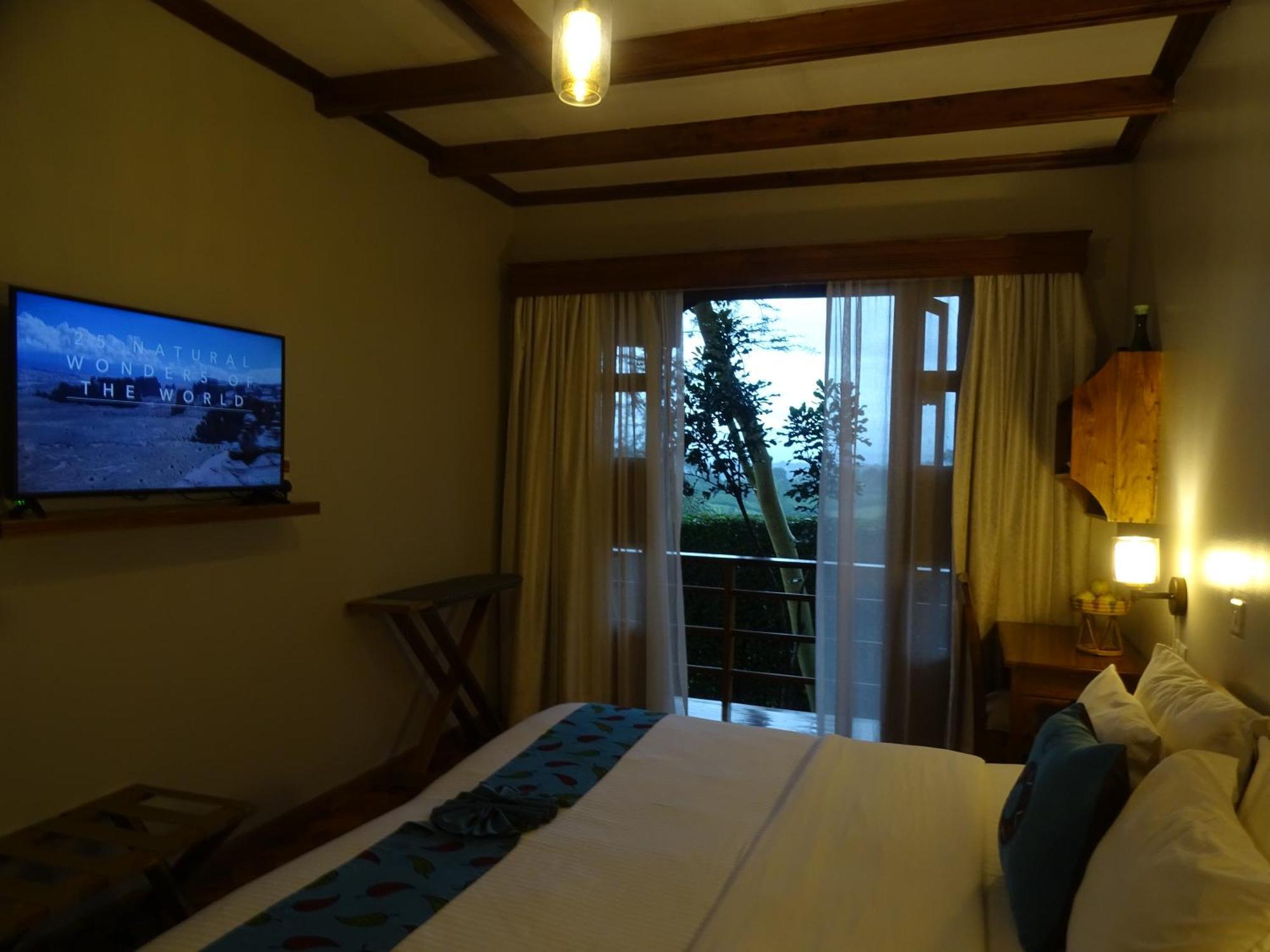 Le Pristine Wellness And Healing Hotel Nyeri Bagian luar foto
